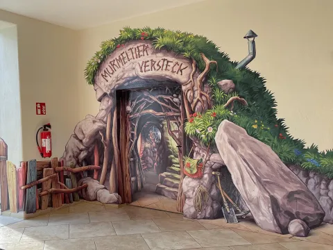Indoor-Spielanlage Murmeltierversteck im Bergtierpark Blindham